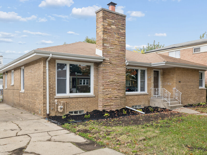 9716 S Prairie Avenue Chicago IL 60628