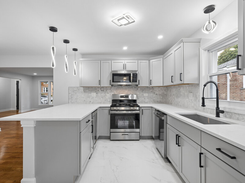 9716 S Prairie Avenue Chicago IL 60628