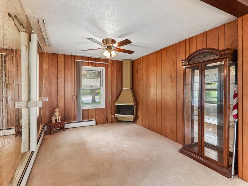2218 Pearsall Parkway Waukegan IL 60085
