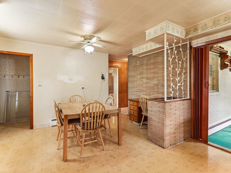 2218 Pearsall Parkway Waukegan IL 60085