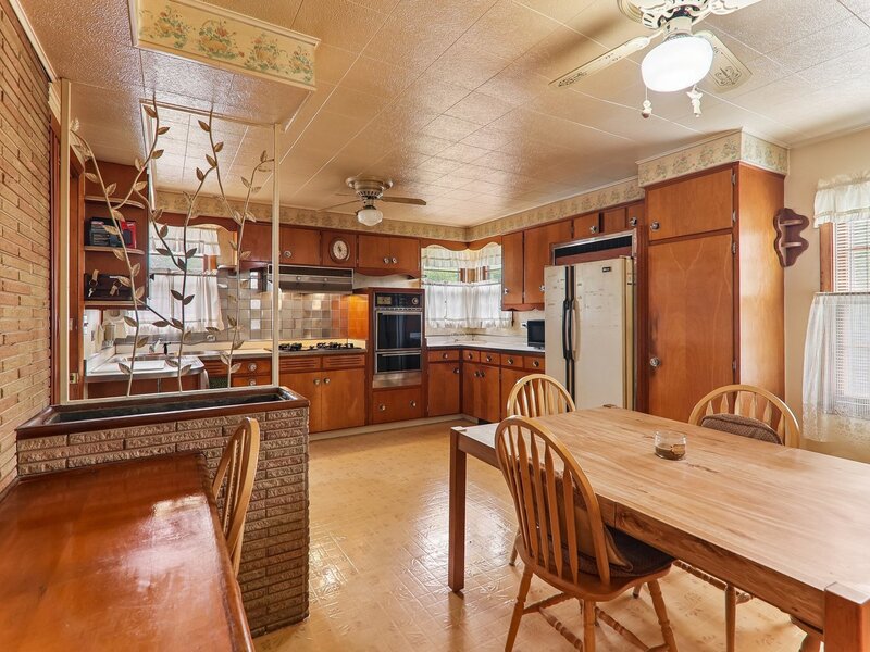 2218 Pearsall Parkway Waukegan IL 60085