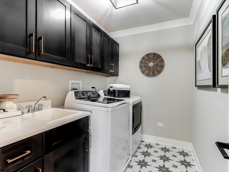 123 Arnold Avenue Oswego IL 60543