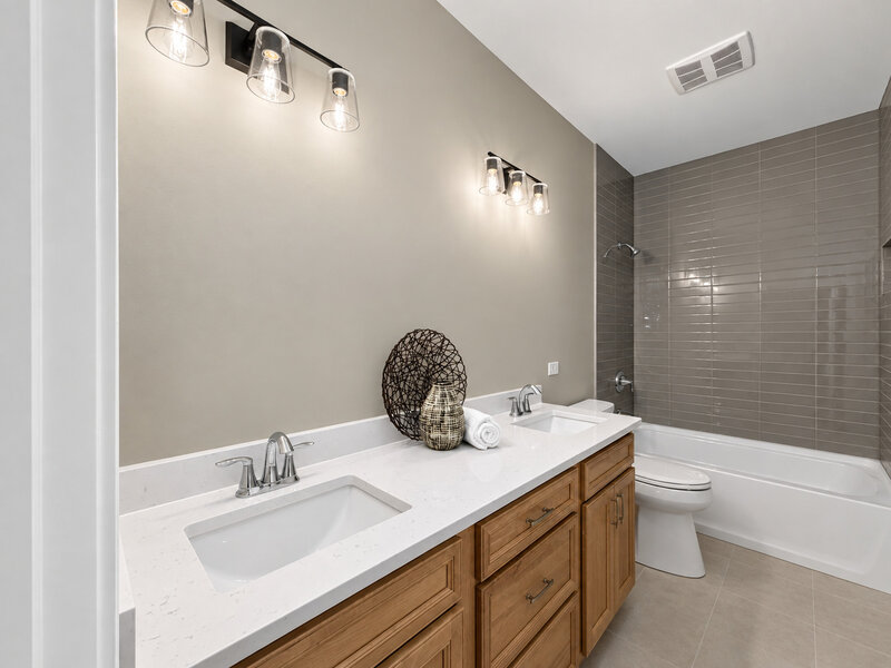 214 Burr Oak Circle Elgin IL 60124