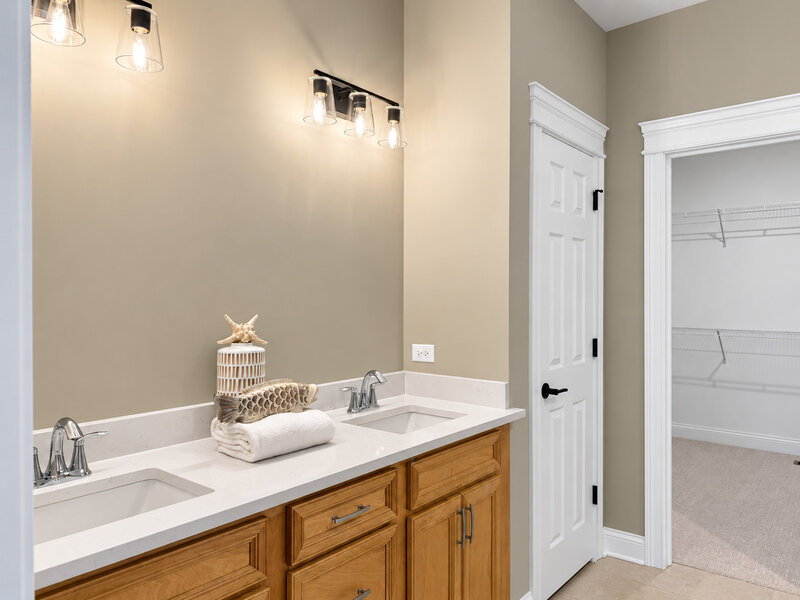214 Burr Oak Circle Elgin IL 60124