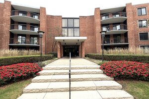 Photo of 1605 E Central Road Arlington Heights IL 60005 Unit 202A