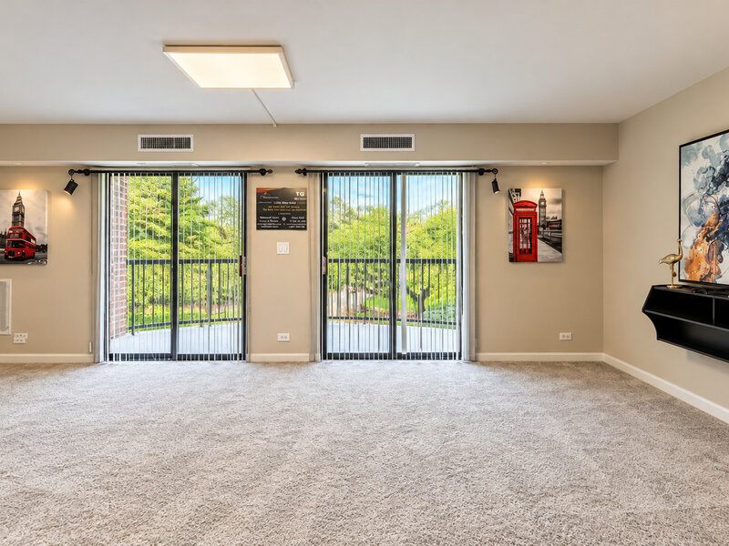 1605 E Central Road Arlington Heights IL 60005