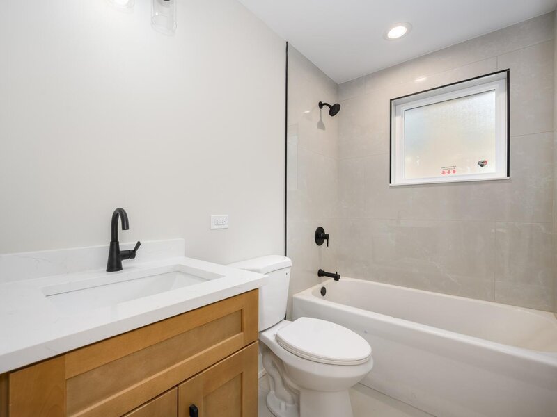 8648 S Phillips Avenue Chicago IL 60617