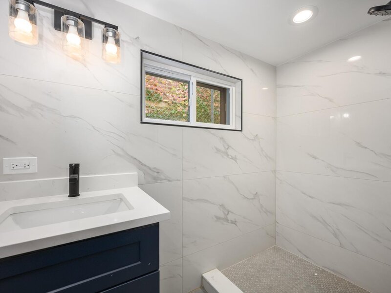 8648 S Phillips Avenue Chicago IL 60617