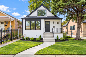 Photo of 8648 S Phillips Avenue Chicago IL 60617