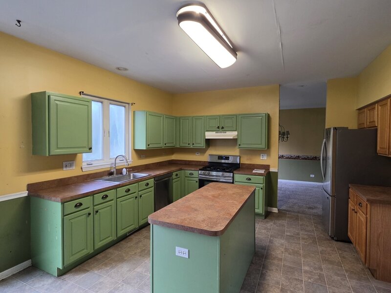5475 Savoy Drive Lake In The Hills IL 60156