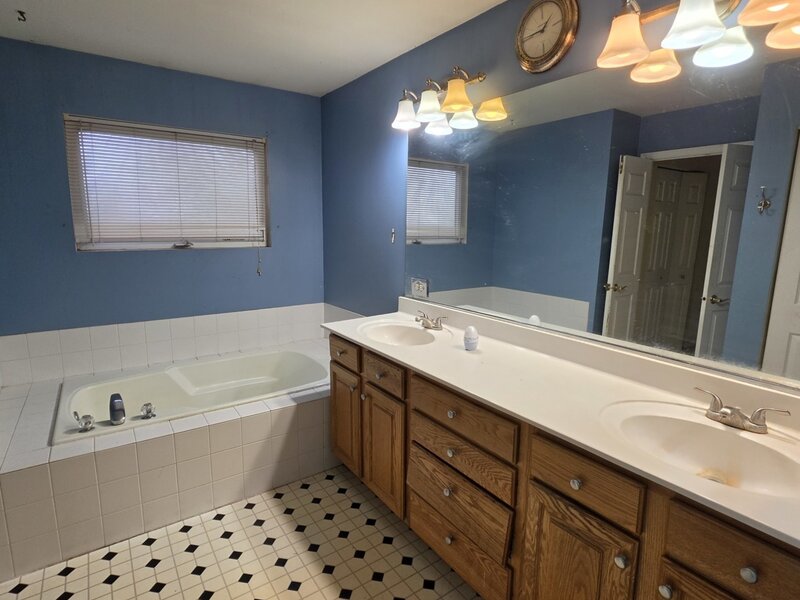 5475 Savoy Drive Lake In The Hills IL 60156