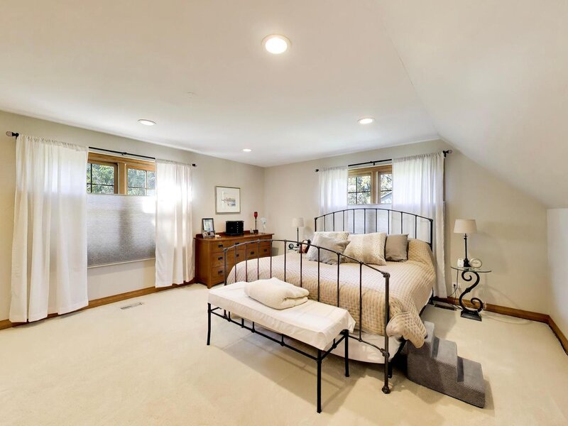8911 Mckinley Drive Barrington IL 60010