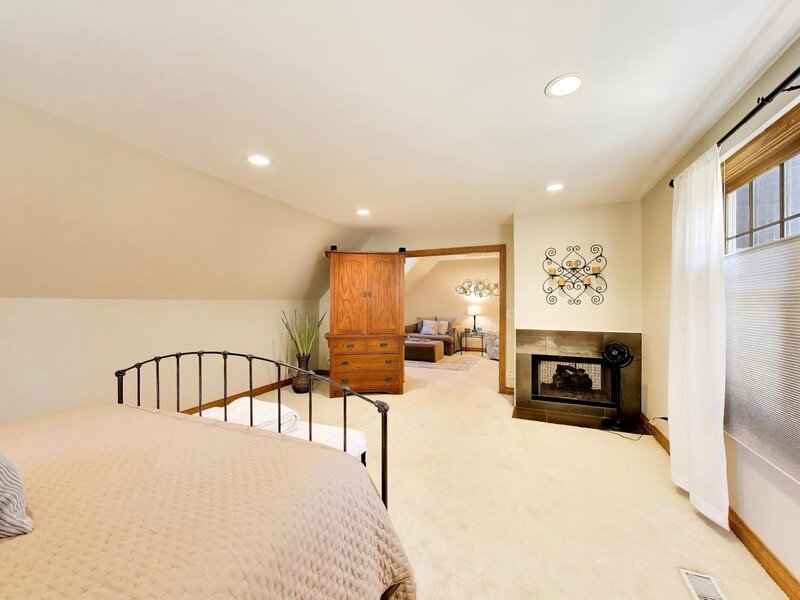 8911 Mckinley Drive Barrington IL 60010