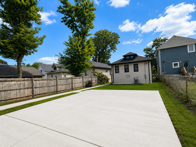 139 S 12th Avenue Maywood IL 60153