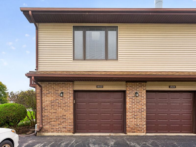 1802 Kennicott Court Sycamore IL 60178