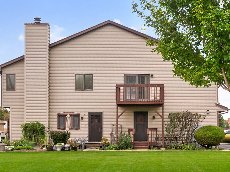1802 Kennicott Court Sycamore IL 60178