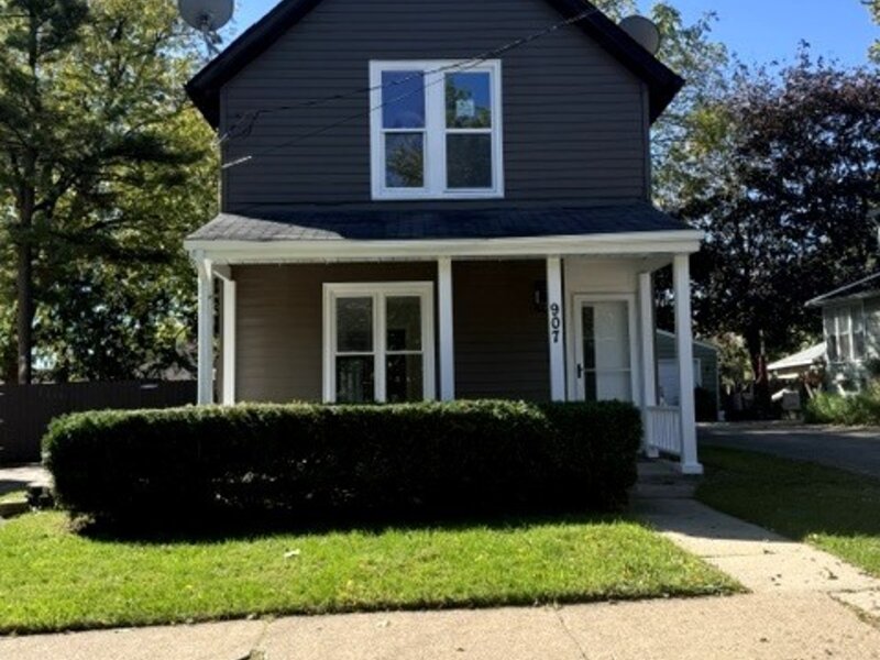 907 Porter Street Waukegan IL 60085