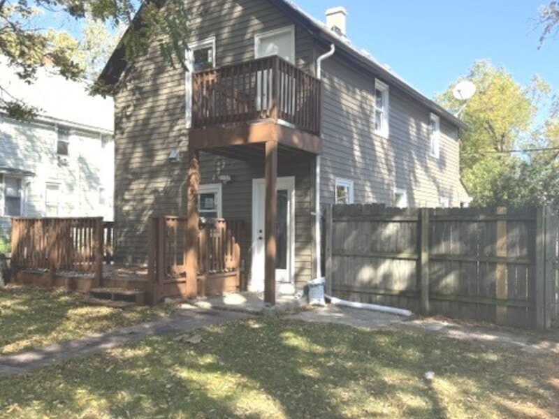 907 Porter Street Waukegan IL 60085