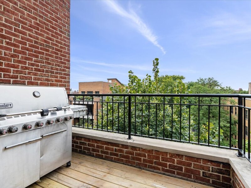 929 N Damen Avenue Chicago IL 60622