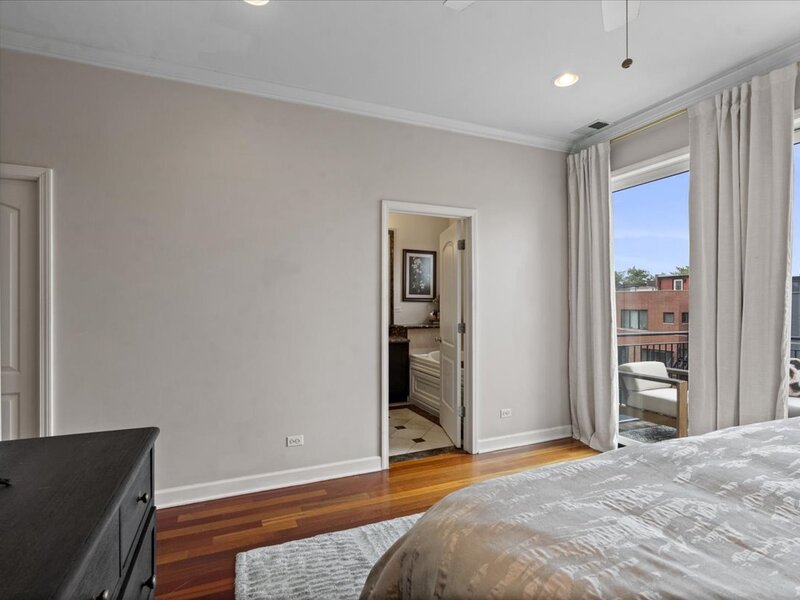 929 N Damen Avenue Chicago IL 60622
