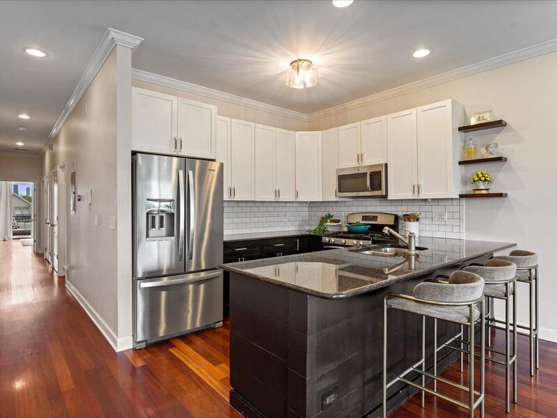 929 N Damen Avenue Chicago IL 60622