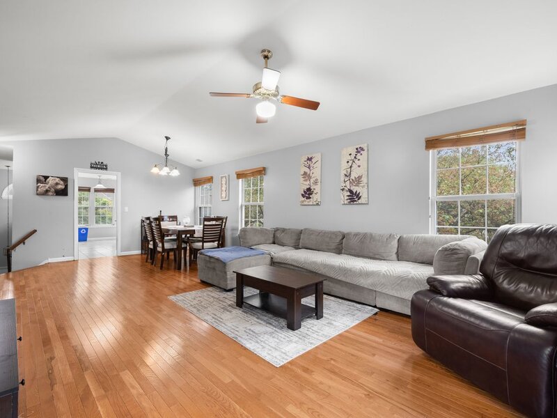 1913 Quaker Hollow Lane Streamwood IL 60107