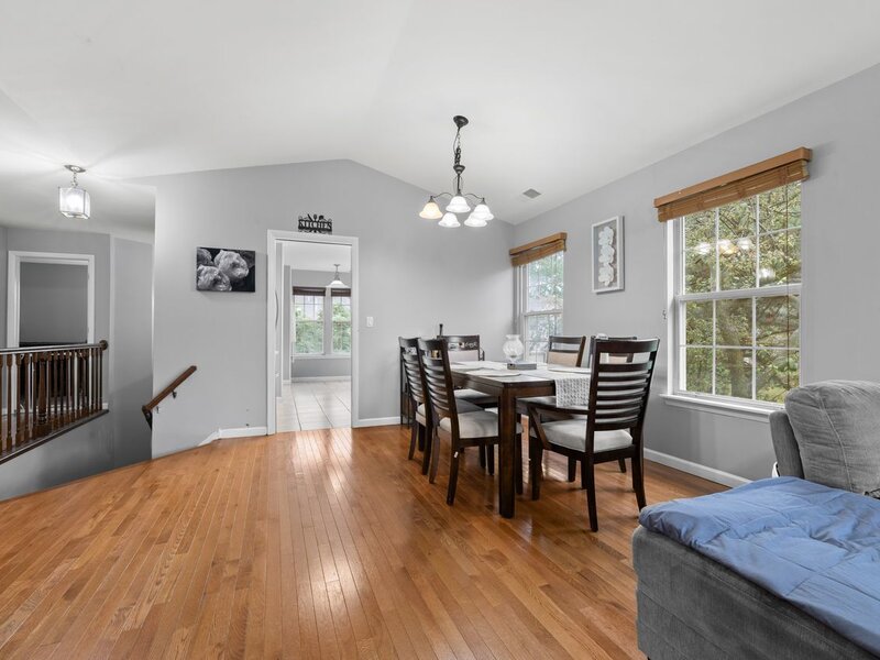 1913 Quaker Hollow Lane Streamwood IL 60107