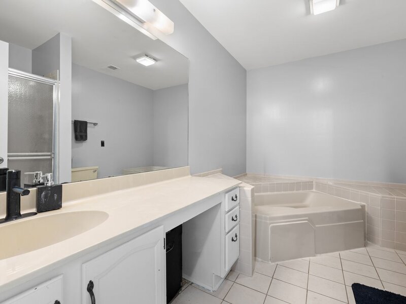1913 Quaker Hollow Lane Streamwood IL 60107