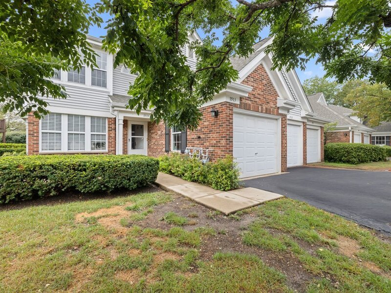 1913 Quaker Hollow Lane Streamwood IL 60107