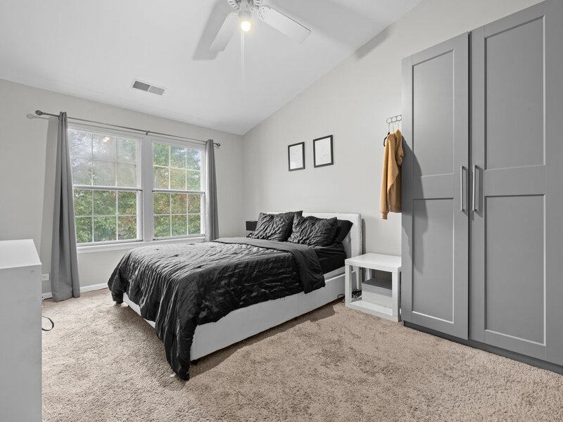 1913 Quaker Hollow Lane Streamwood IL 60107