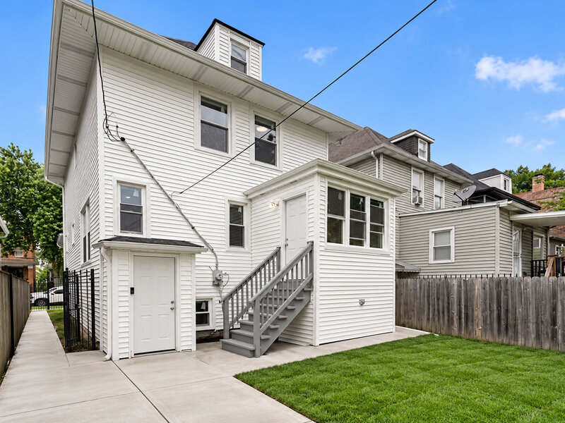 543 N Leclaire Avenue Chicago IL 60644