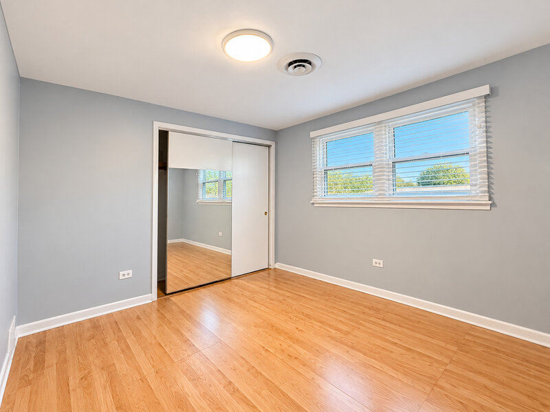 7052 W 64th Place Chicago IL 60638