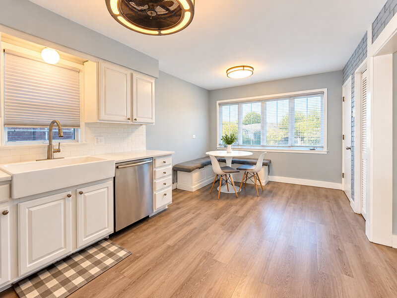 7052 W 64th Place Chicago IL 60638