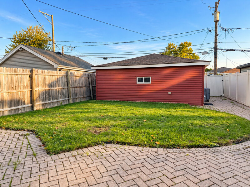 7052 W 64th Place Chicago IL 60638