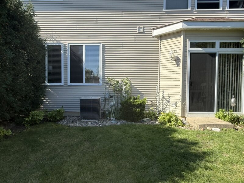 425 N Carlisle Court Round Lake IL 60073