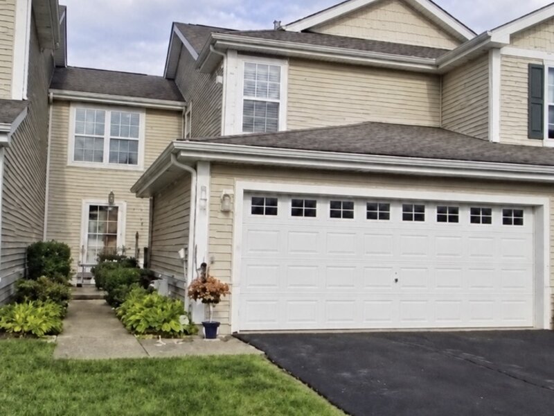 425 N Carlisle Court Round Lake IL 60073