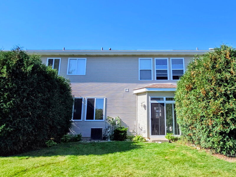 425 N Carlisle Court Round Lake IL 60073