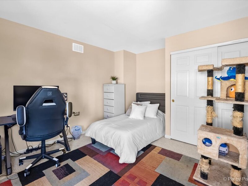 425 N Carlisle Court Round Lake IL 60073