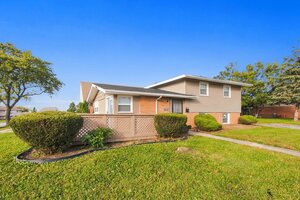 Photo of 16767 Sunset Ridge Drive Country Club Hills IL 60478