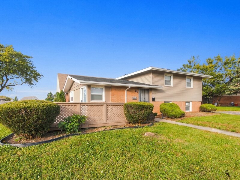 16767 Sunset Ridge Drive Country Club Hills IL 60478