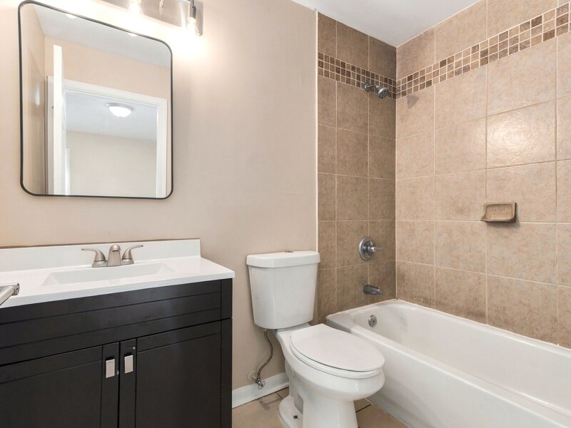 796 E 163rd Street South Holland IL 60473