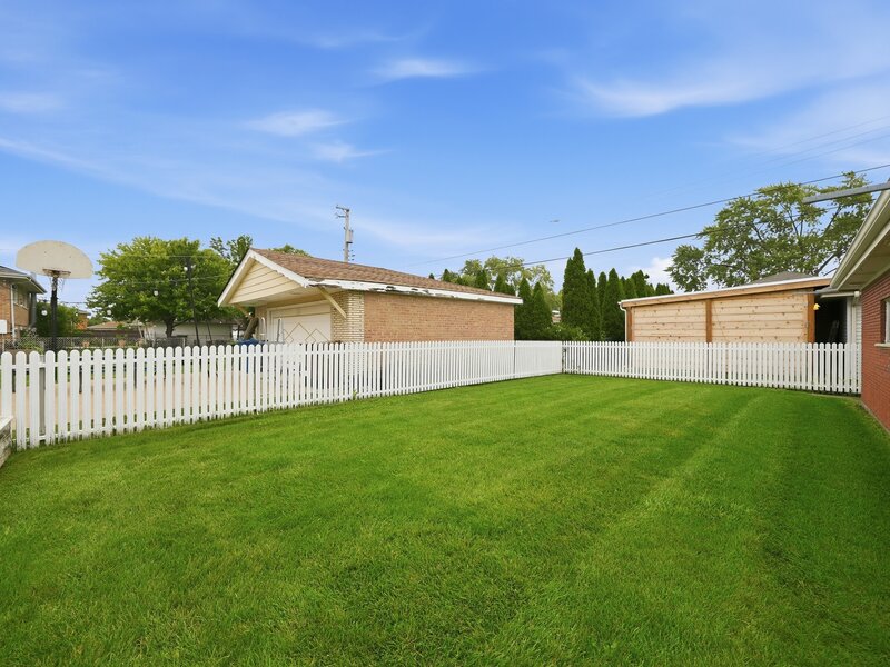 9429 Major Avenue Oak Lawn IL 60453