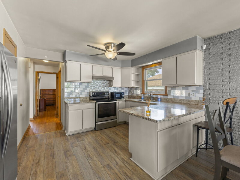 9429 Major Avenue Oak Lawn IL 60453