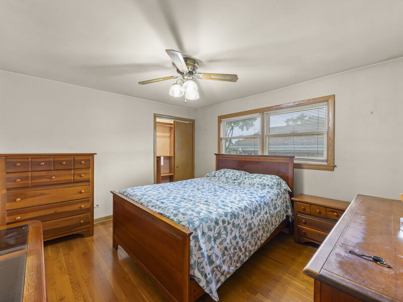 9429 Major Avenue Oak Lawn IL 60453