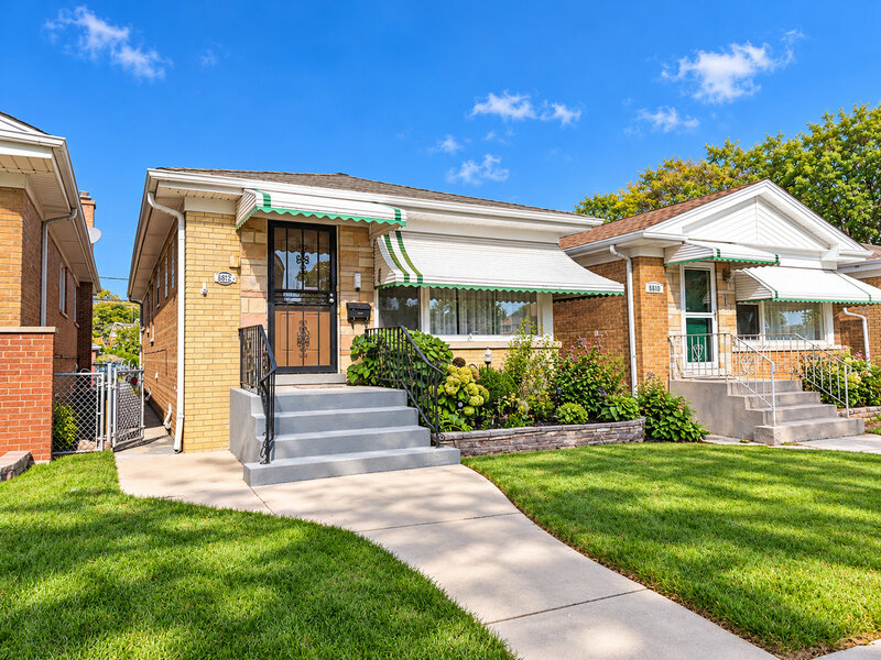 6812 W Higgins Avenue Chicago IL 60656
