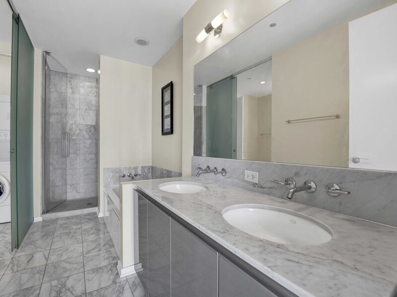 600 N Fairbanks Court Chicago IL 60611