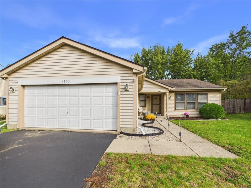 1353 Fountain Green Drive Crystal Lake IL 60014