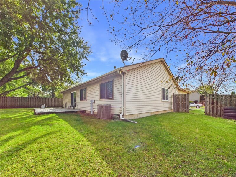 1353 Fountain Green Drive Crystal Lake IL 60014