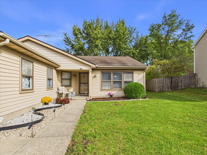 1353 Fountain Green Drive Crystal Lake IL 60014