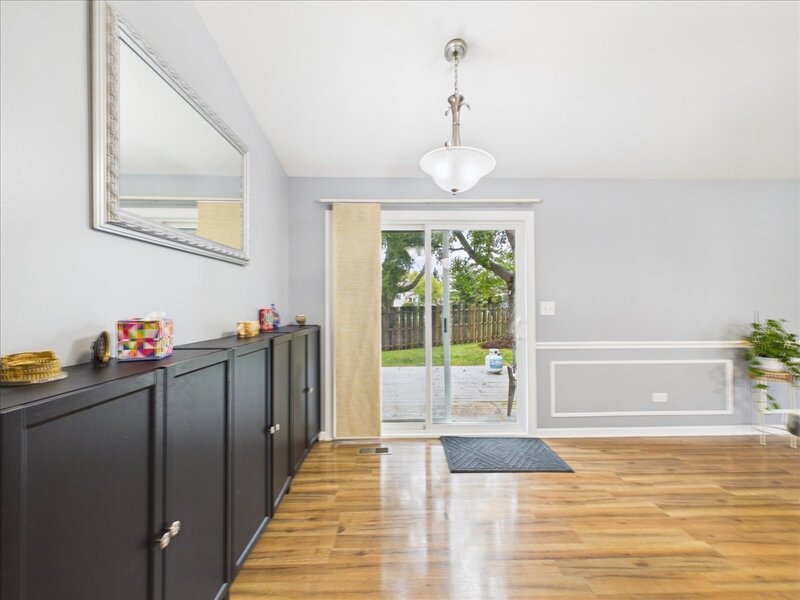 1353 Fountain Green Drive Crystal Lake IL 60014